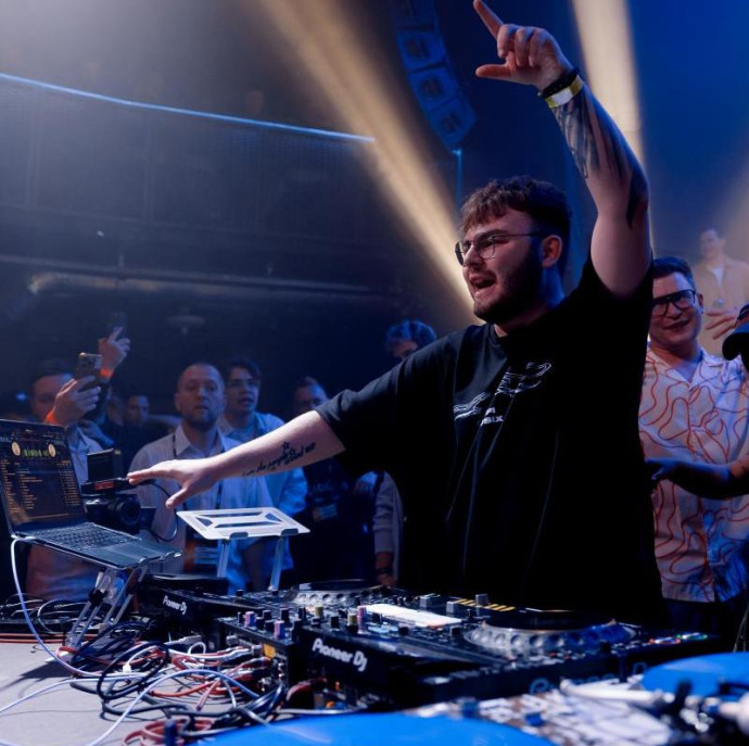 YÜNIKA из Москвы стала победительницей второго всероссийского финала "Лиги Диджеев 2025" на площадке URBAN